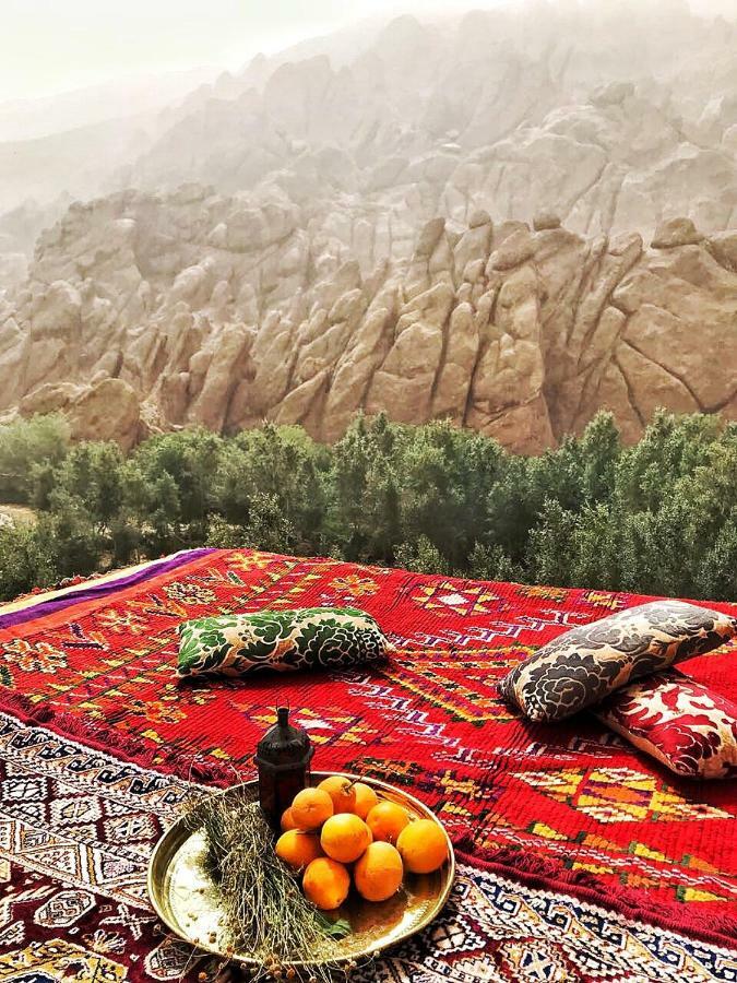 Monkey Fingers House By Fatima Mellal Hotel Tinghir Bagian luar foto